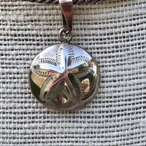 ☀️ Sterling Sand Dollar Pendant